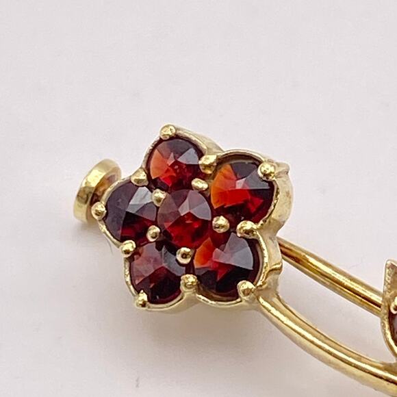 Vintage 14K Gold Fower Brooch With Prong Set Garnet Leaves and Petals - Picture 4 of 10